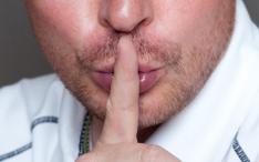 Tisková zpráva – Chlapi, myjte se, nešlapte do bláta a občas vezměte na sebe košili, protože tak to my ženy máme rády. – 28.6. 2013