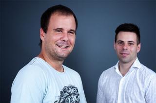 Nebudete v tom sami – každý náš klient má svého osobního konzultanta, který je vždy v pravý čas n